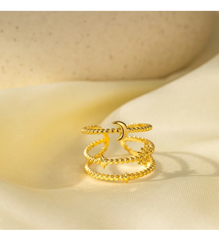 Anillo Dorado Triple Cosmos Luna, Estrellas y Sol
