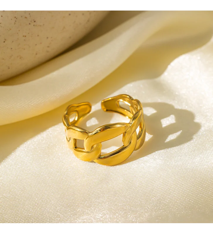 Anillo Dorado con Eslabones Anchos 9983010000073