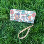 Cartera estampada con monedero